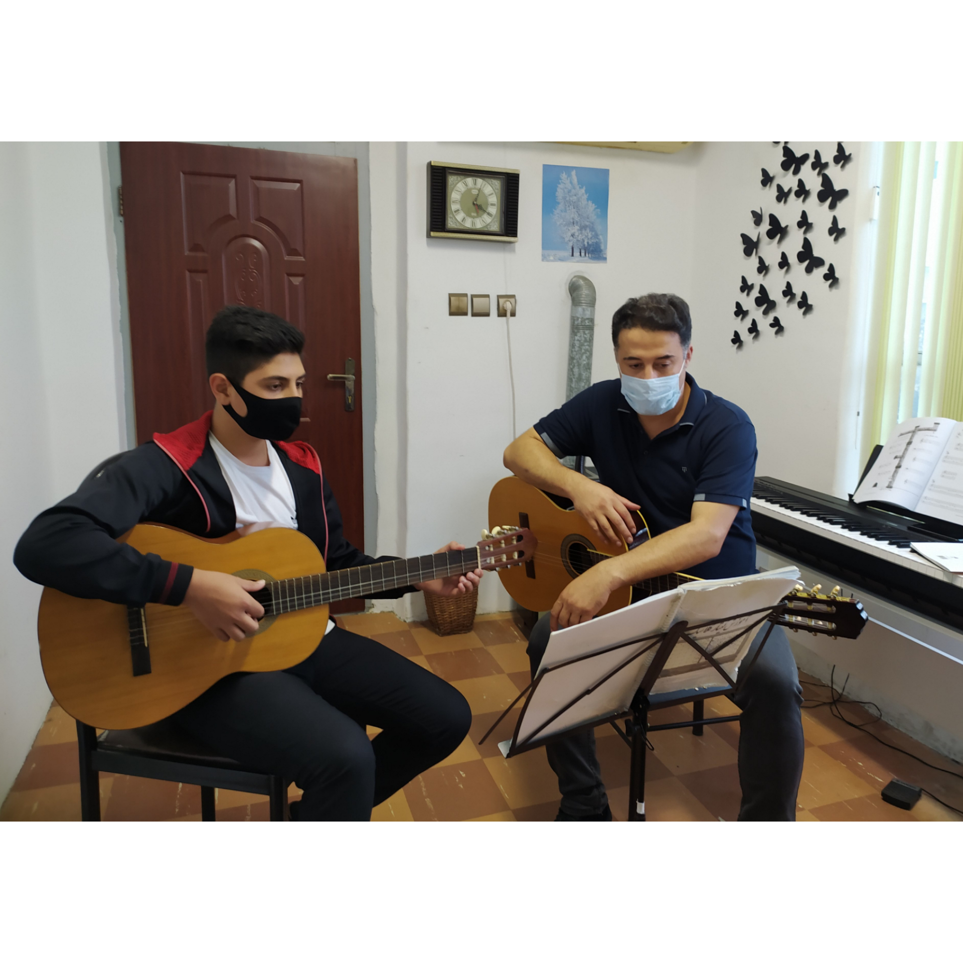 کلاس گیتار و آواز پاپ استاد رشیدی مهر ۹۹ - عکس 5